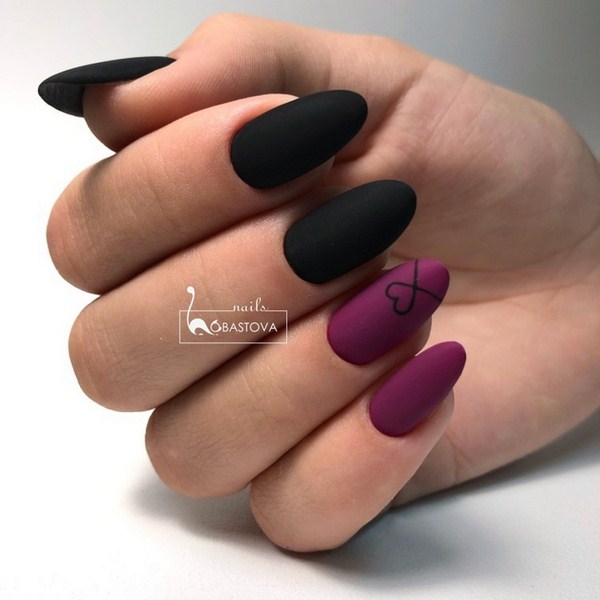 Black Nail Art Design Idea