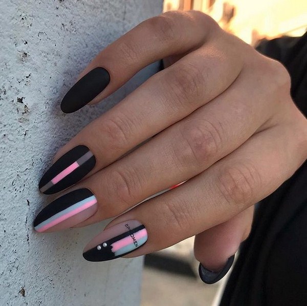 Black Nail Art Design Idea