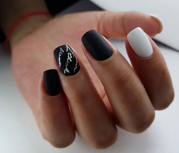 Black Nail Art Design Idea