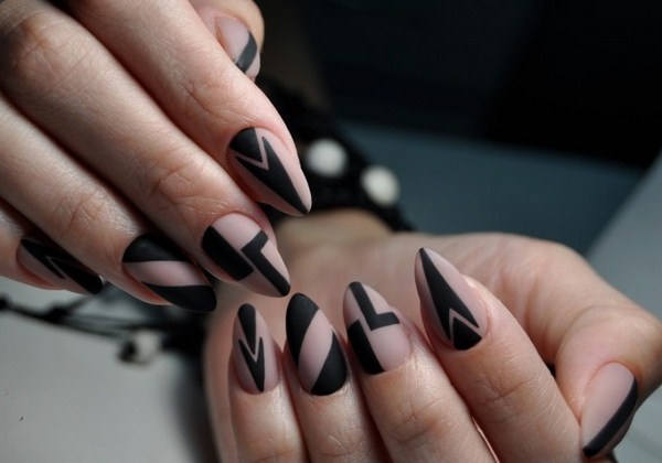 Black Nail Art Design Idea