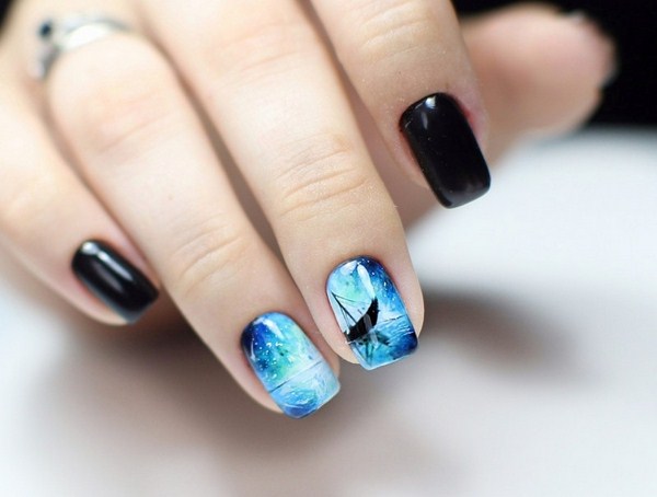 Black Nail Art Design Idea