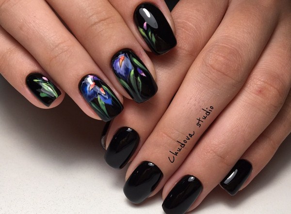 Black Nail Art Design Idea