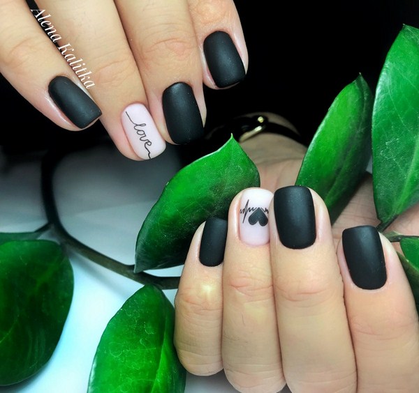 Black Nail Art Design Idea