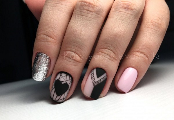 Black Nail Art Design Idea