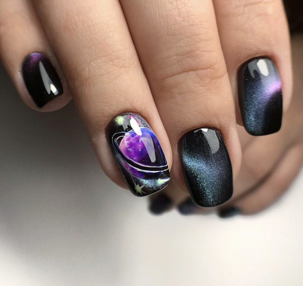 Black Nail Art Design Idea