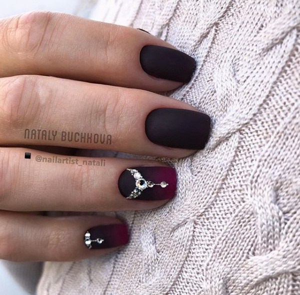 Black Nail Art Design Idea