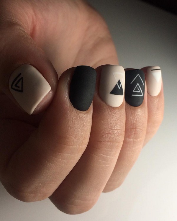 Black Nail Art Design Idea