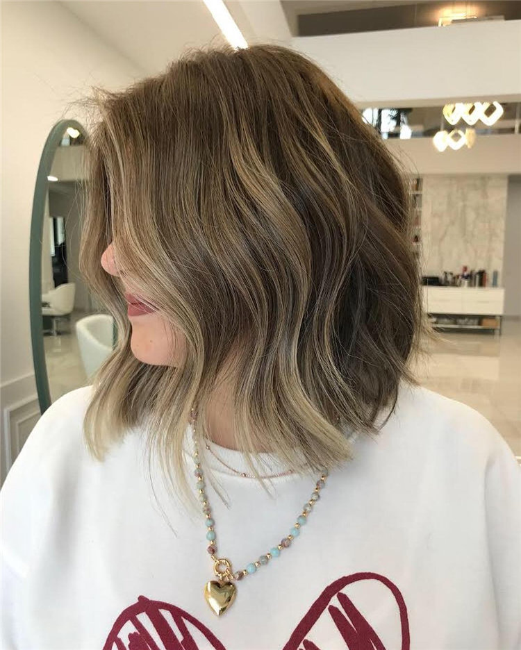 Chic and Stylish Bob Haircuts and Colors for Special Look of 2021; Bob haircut; Bob hairstyles; Haircut; hairstyle #BobHaircut #Hairstyles #Haircut; #BobHairstyles 