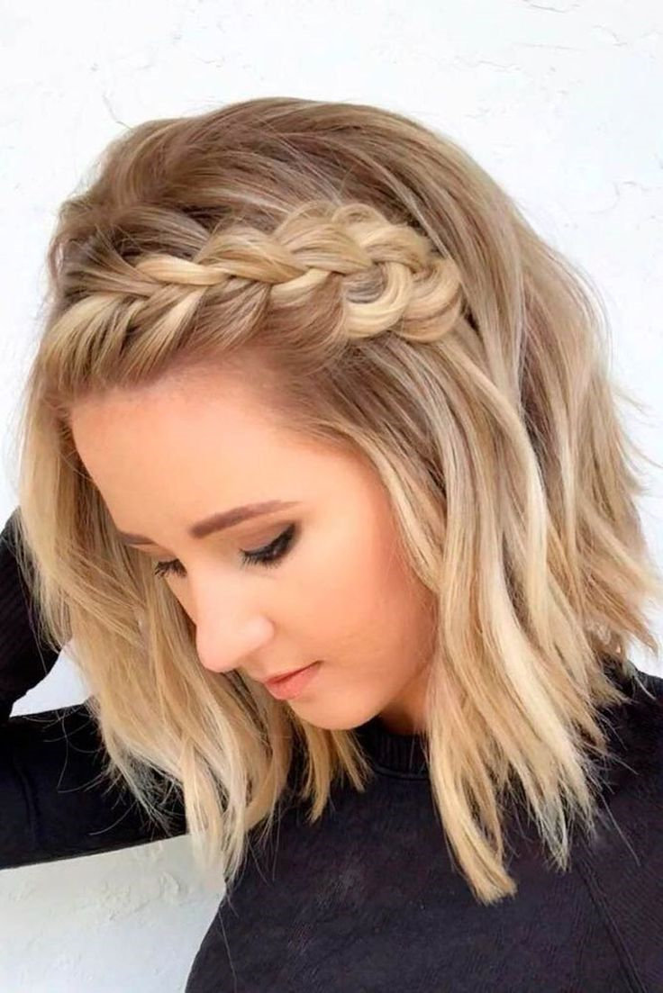 To give you some easy hairstyles inspiration, we have found 60 easy and quick hairstyles. Include easy hairstyles for medium hair, long hair and short hair. Whether you to school or to work these easy hairstyles are sure to draw compliments.