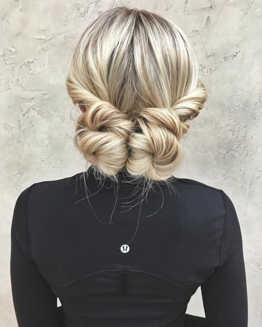 To give you some easy hairstyles inspiration, we have found 60 easy and quick hairstyles. Include easy hairstyles for medium hair, long hair and short hair. Whether you to school or to work these easy hairstyles are sure to draw compliments.