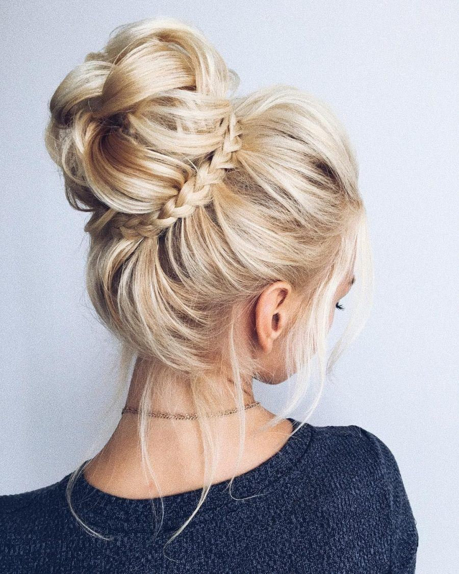 To give you some easy hairstyles inspiration, we have found 60 easy and quick hairstyles. Include easy hairstyles for medium hair, long hair and short hair. Whether you to school or to work these easy hairstyles are sure to draw compliments.