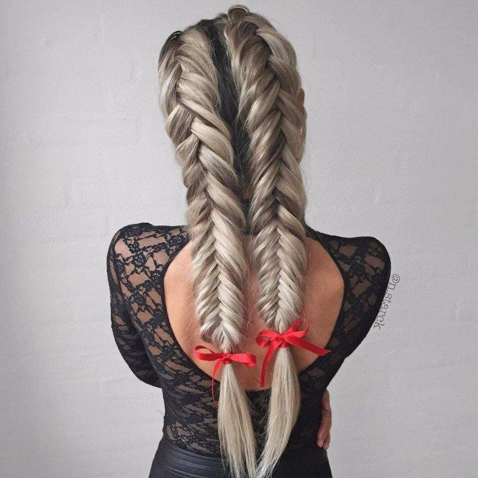 To give you some easy hairstyles inspiration, we have found 60 easy and quick hairstyles. Include easy hairstyles for medium hair, long hair and short hair. Whether you to school or to work these easy hairstyles are sure to draw compliments.