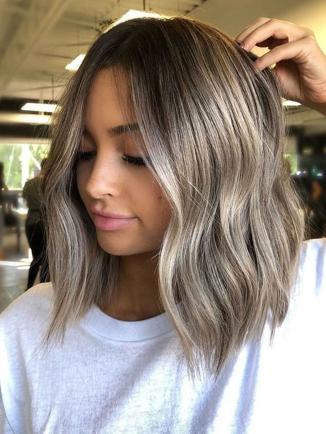 To give you some hairstyles ideas, we have found 30 neautiful and stylish haircuts for women. If you want to wear a new hairstyle, you can browse our website from time to time. #hairstyle #haircuts #shorthaircuts #mediumhairstyle