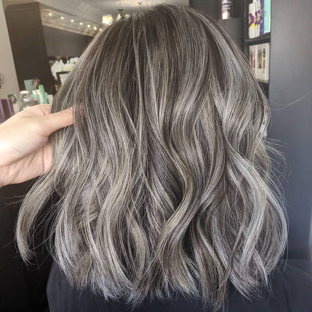 To give you some hairstyles ideas, we have found 30 neautiful and stylish haircuts for women. If you want to wear a new hairstyle, you can browse our website from time to time. #hairstyle #haircuts #shorthaircuts #mediumhairstyle
