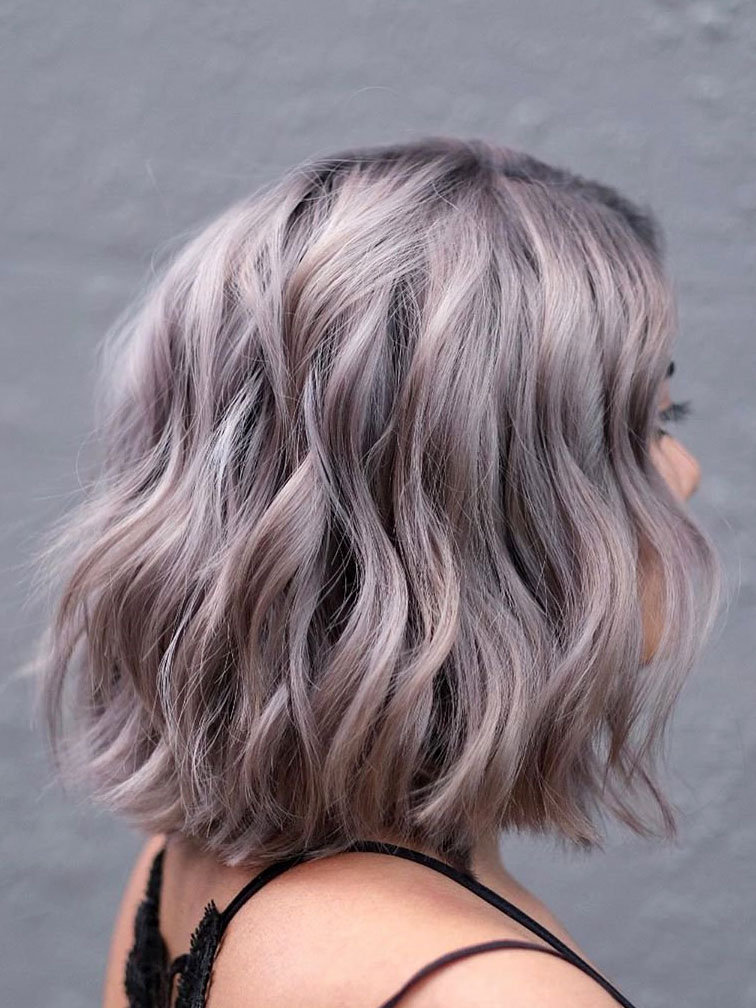 To give you some hairstyles ideas, we have found 30 neautiful and stylish haircuts for women. If you want to wear a new hairstyle, you can browse our website from time to time. #hairstyle #haircuts #shorthaircuts #mediumhairstyle