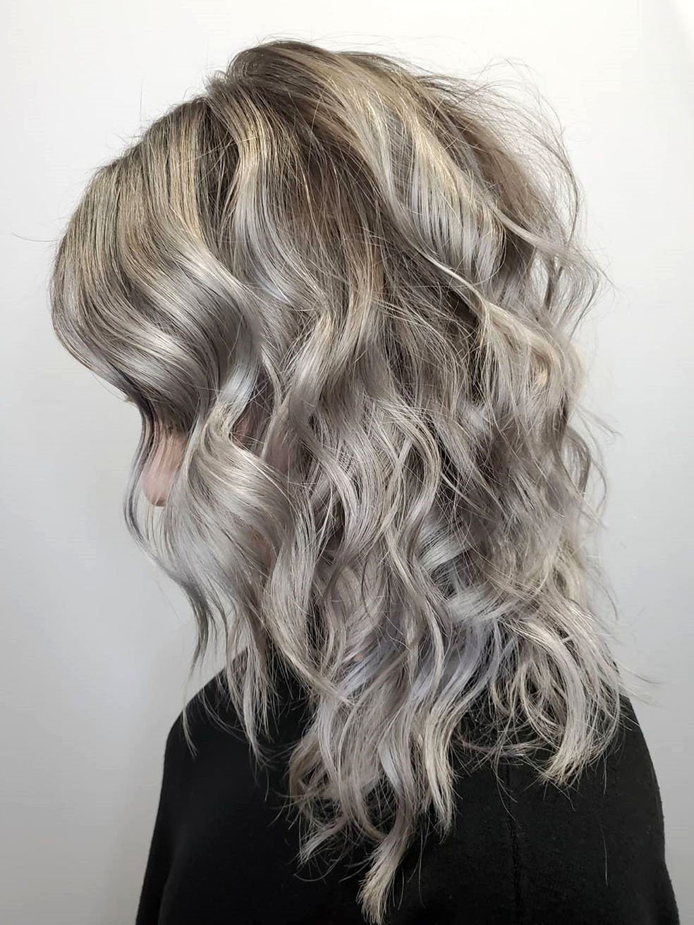 To give you some hairstyles ideas, we have found 30 neautiful and stylish haircuts for women. If you want to wear a new hairstyle, you can browse our website from time to time. #hairstyle #haircuts #shorthaircuts #mediumhairstyle