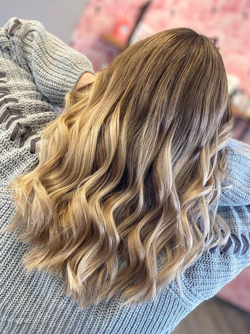 To give you some hairstyles ideas, we have found 30 neautiful and stylish haircuts for women. If you want to wear a new hairstyle, you can browse our website from time to time. #hairstyle #haircuts #shorthaircuts #mediumhairstyle