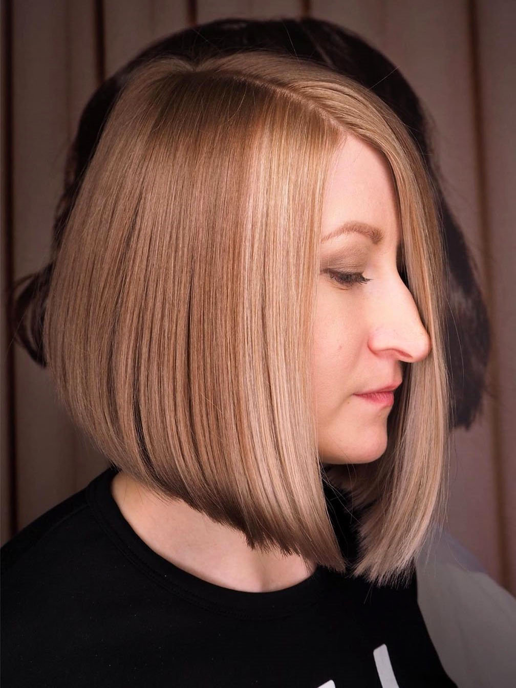 To give you some hairstyles ideas, we have found 30 neautiful and stylish haircuts for women. If you want to wear a new hairstyle, you can browse our website from time to time. #hairstyle #haircuts #shorthaircuts #mediumhairstyle
