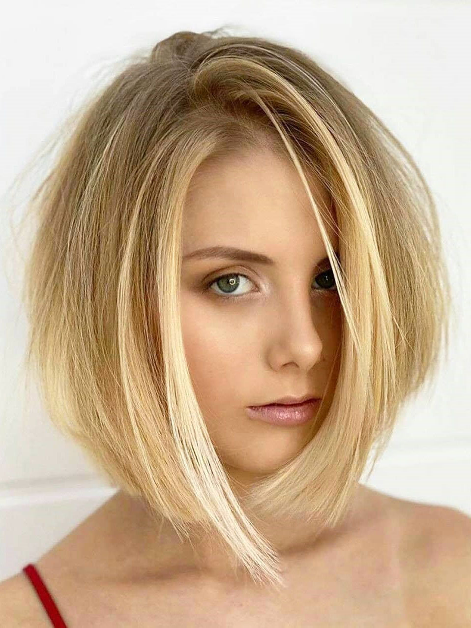 To give you some hairstyles ideas, we have found 30 neautiful and stylish haircuts for women. If you want to wear a new hairstyle, you can browse our website from time to time. #hairstyle #haircuts #shorthaircuts #mediumhairstyle