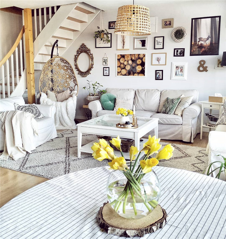 Cozy small living room decor ideas, include modern, rustic, and traditional and more. If you want to decor living, you can browse our website from time to time. #livingroomdecor #livingroomideas #livingroomdesigns