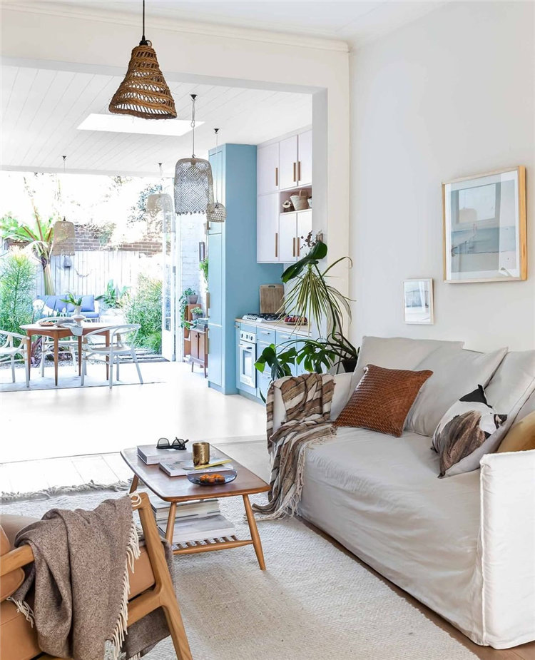 Cozy small living room decor ideas, include modern, rustic, and traditional and more. If you want to decor living, you can browse our website from time to time. #livingroomdecor #livingroomideas #livingroomdesigns