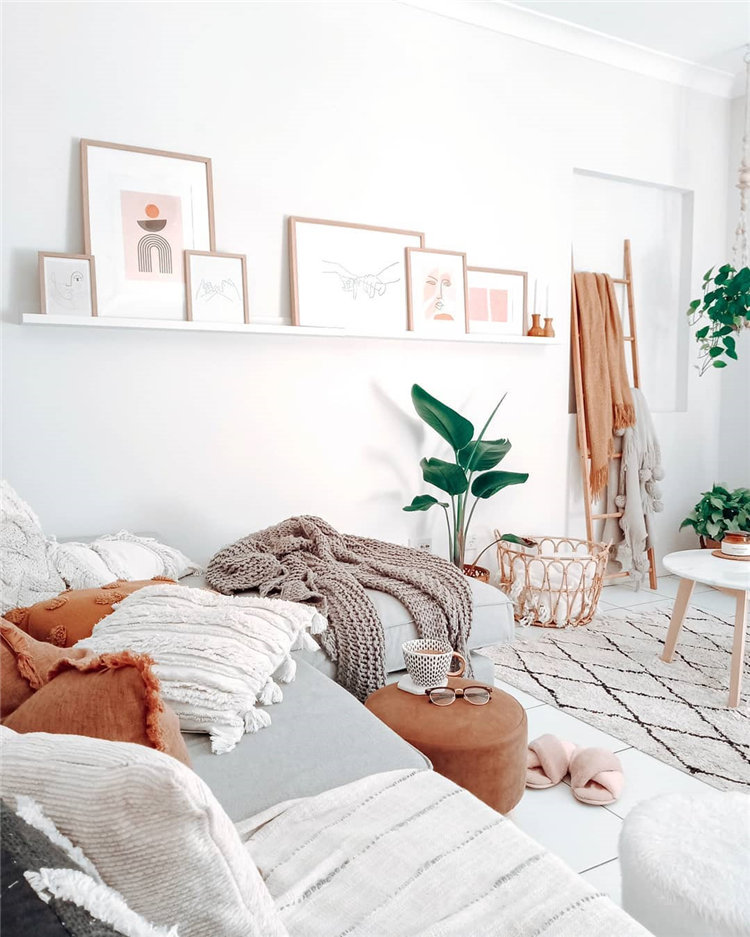 Cozy small living room decor ideas, include modern, rustic, and traditional and more. If you want to decor living, you can browse our website from time to time. #livingroomdecor #livingroomideas #livingroomdesigns