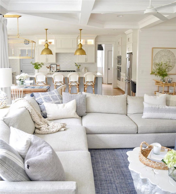 Cozy small living room decor ideas, include modern, rustic, and traditional and more. If you want to decor living, you can browse our website from time to time. #livingroomdecor #livingroomideas #livingroomdesigns