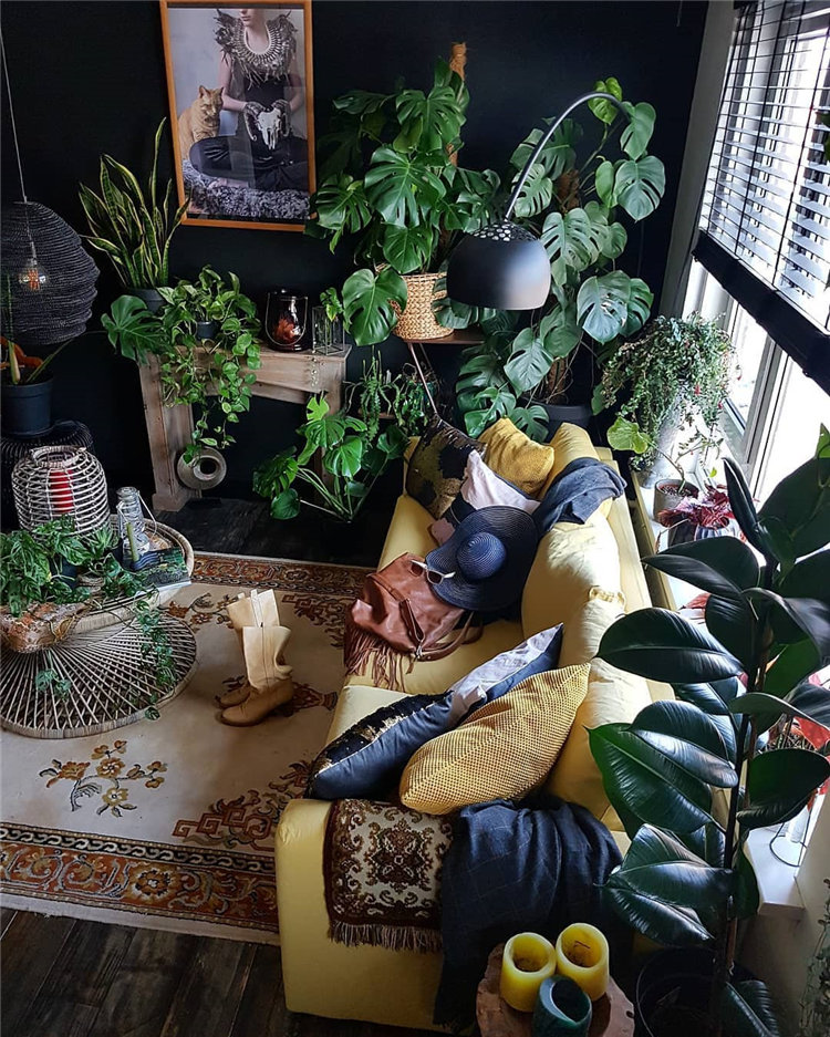 Cozy small living room decor ideas, include modern, rustic, and traditional and more. If you want to decor living, you can browse our website from time to time. #livingroomdecor #livingroomideas #livingroomdesigns