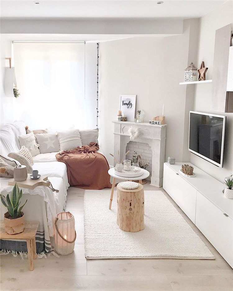 Cozy small living room decor ideas, include modern, rustic, and traditional and more. If you want to decor living, you can browse our website from time to time. #livingroomdecor #livingroomideas #livingroomdesigns