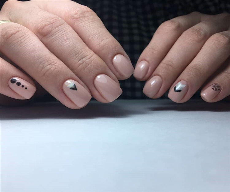 Geometric Nail Art Ideas; Geometric Manicures; geometric nails; nails designs; nails art; geometric aesthetic; nails polish;