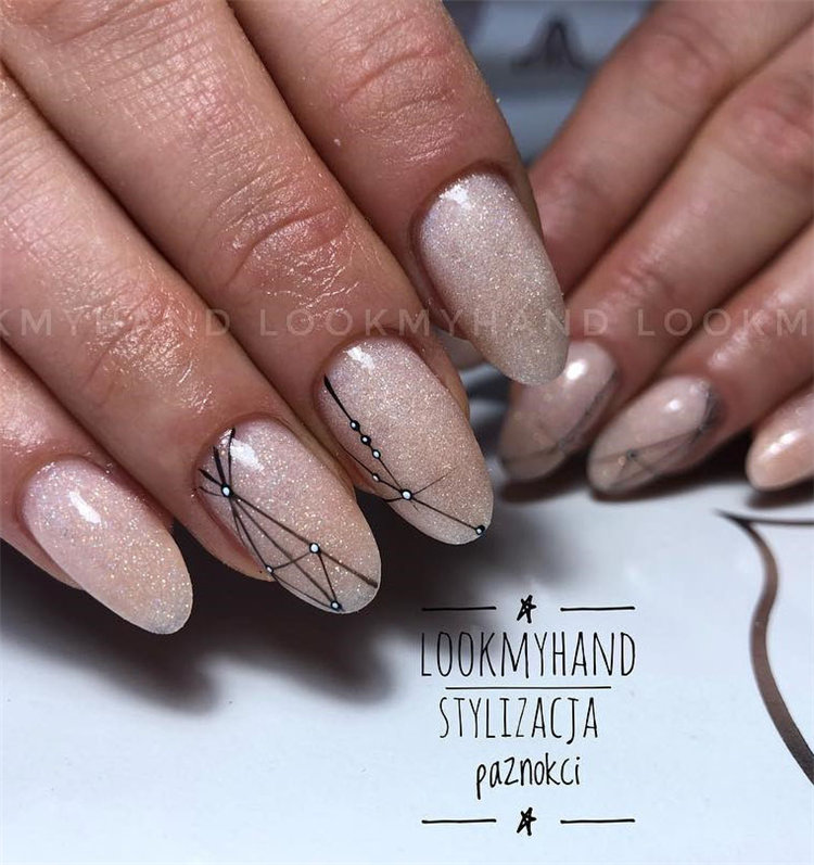 Geometric Nail Art Ideas; Geometric Manicures; geometric nails; nails designs; nails art; geometric aesthetic; nails polish;