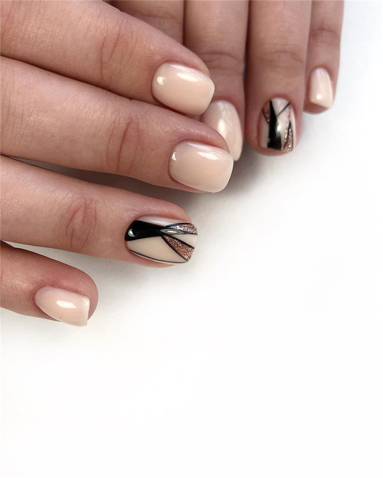 Geometric Nail Art Ideas; Geometric Manicures; geometric nails; nails designs; nails art; geometric aesthetic; nails polish;