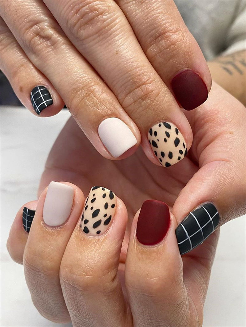 60 pink, red, and white valentine’s day nail ideas. We have gathered the best Valentines nails for you to find your Valentine's Day nail art inspiration. Click to see more nail art ideas. #NailArt #ValentineNails
