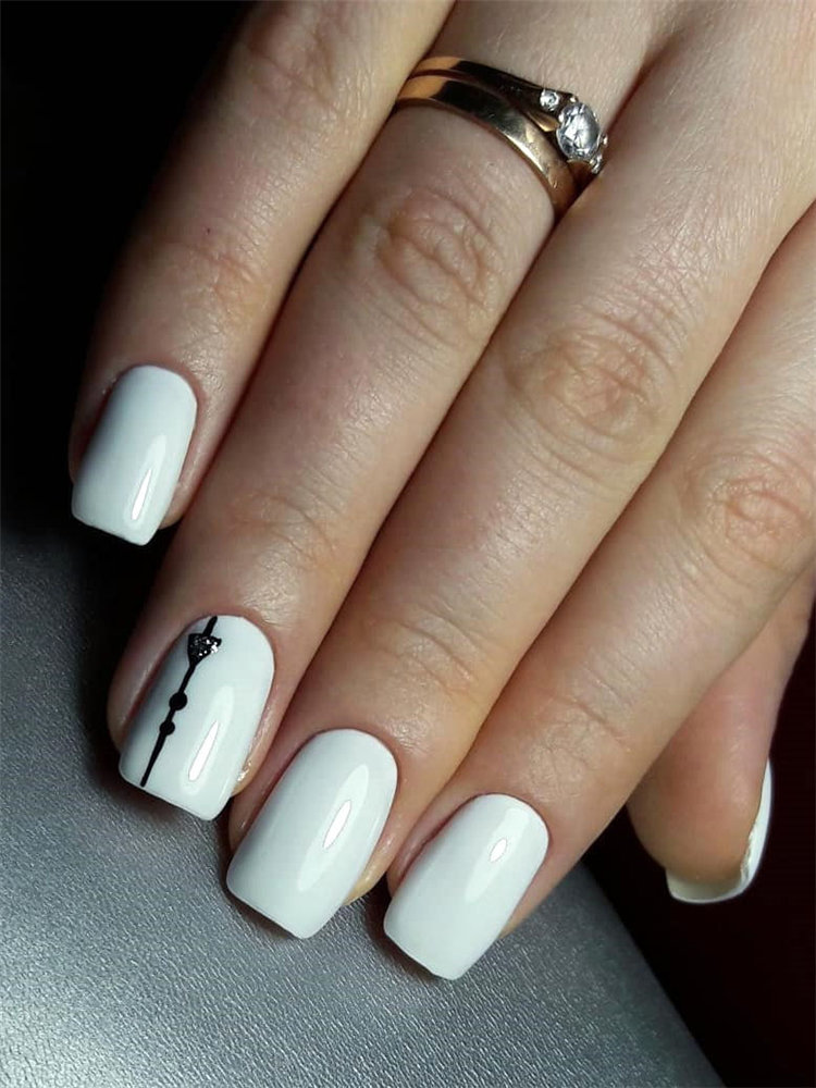 To give you some nail art inspiration, we have found 42 simple spring nail ideas. There is a mix of designs featured from flowers nails to french nails. So, take a look and find a beautiful pring nail design. #springnails #naildesigns #nails