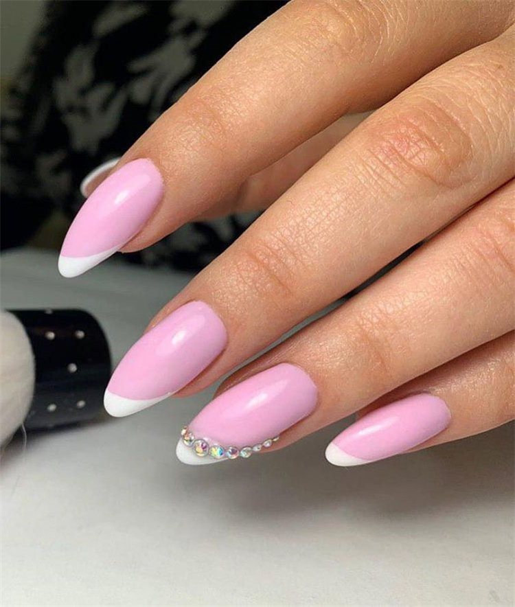 To give you some nail art inspiration, we have found 42 simple spring nail ideas. There is a mix of designs featured from flowers nails to french nails. So, take a look and find a beautiful pring nail design. #springnails #naildesigns #nails