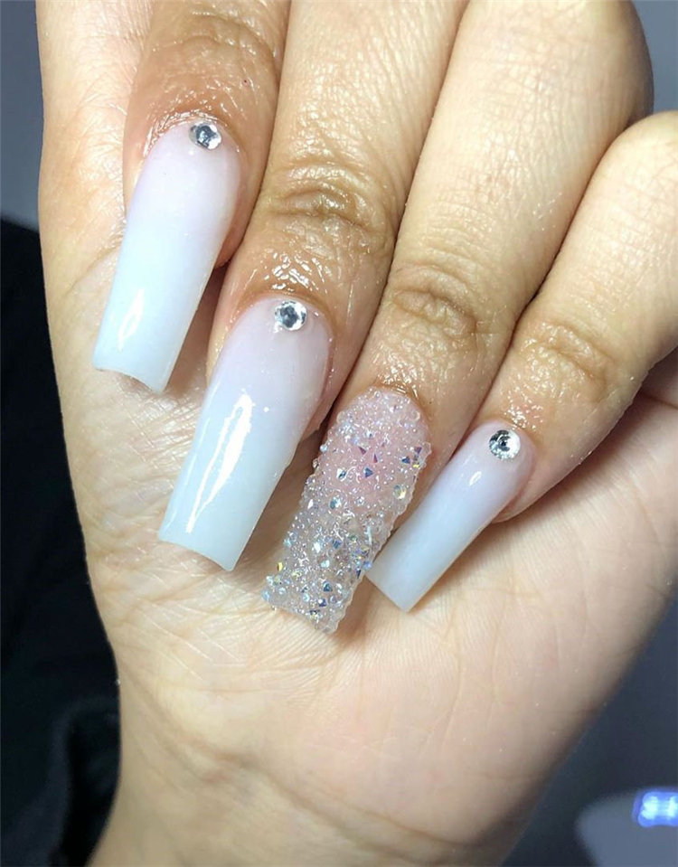 To give you some small white design ideas, we have found 30 classy and stylish white nails ideas for 2021. If you want to manicure, you can browse our website from time to time. #whitenails #nailsacrylic #whitenaildesigns #naildesigns