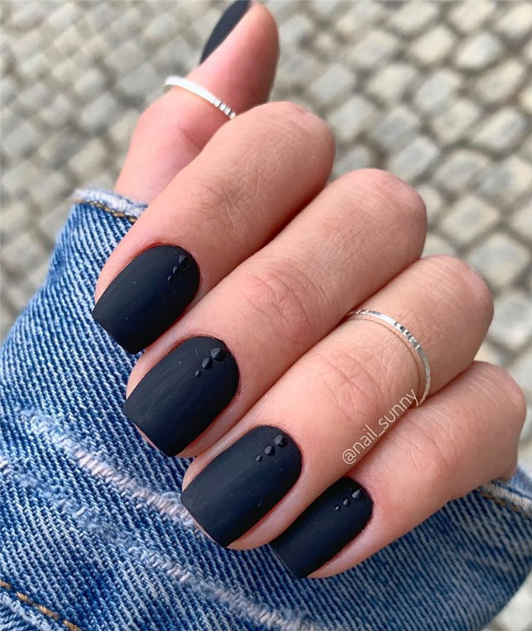 Nails 2021 trends, to give you some nail ideas, we have found 50 simple and classy nails design for women. If you want to wear a new nail shape or color, you can browse our website from time to time. #naildesigns#nailsspring #nailideas