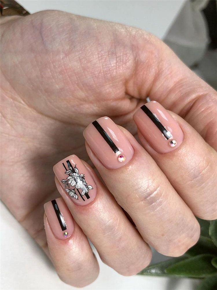 Nails 2021 trends, to give you some nail ideas, we have found 50 simple and classy nails design for women. If you want to wear a new nail shape or color, you can browse our website from time to time. #naildesigns#nailsspring #nailideas