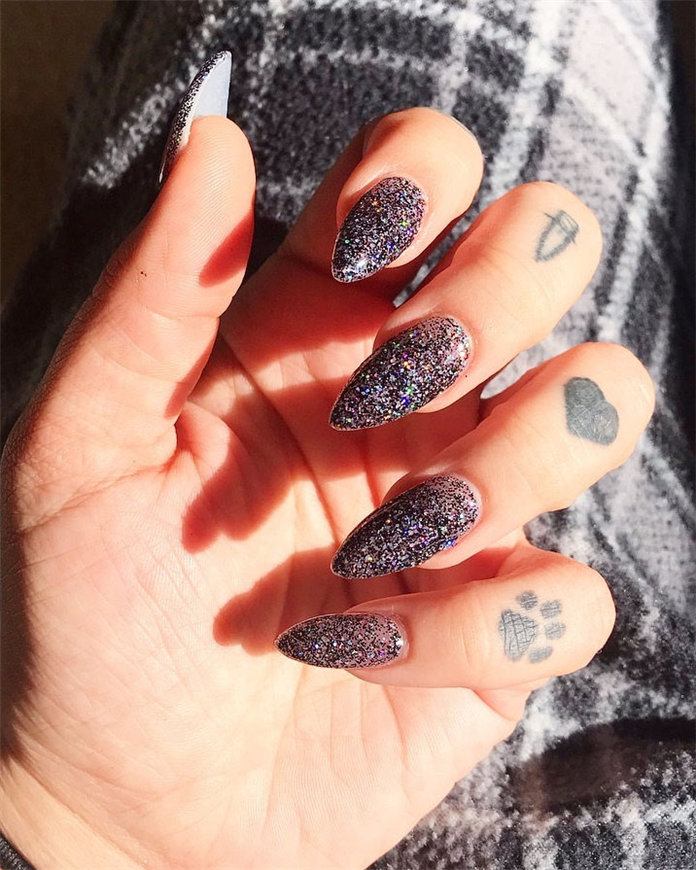 Trendy Finger Tattoo Designs Inspirations 2021, #FingerTattoos, #TattooDesigns