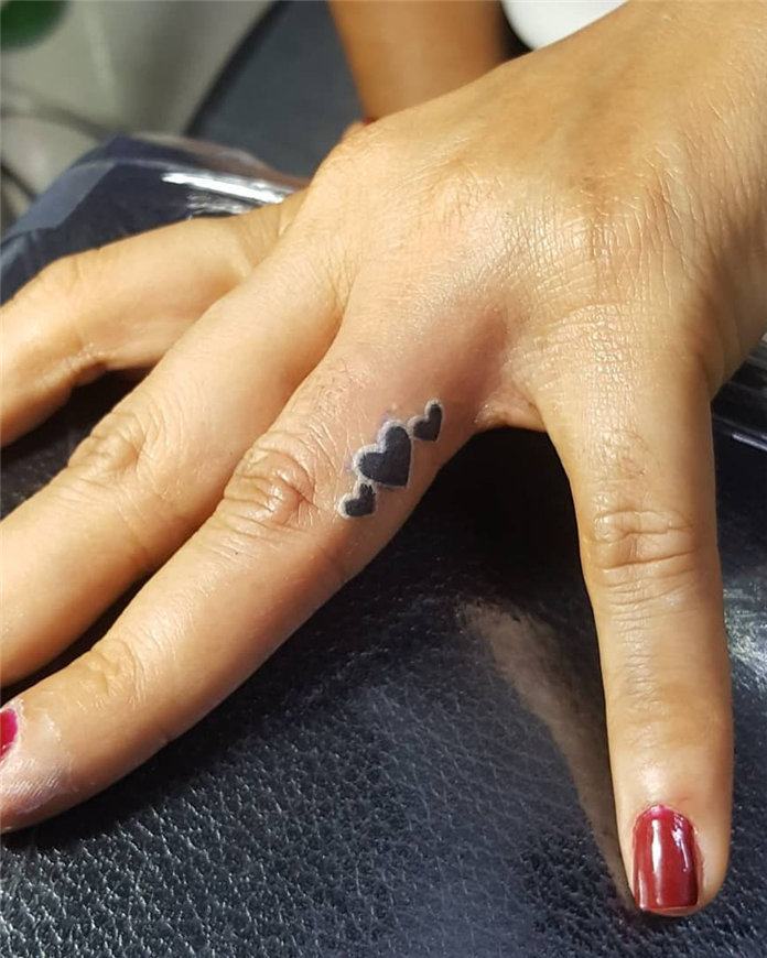 Trendy Finger Tattoo Designs Inspirations 2021, #FingerTattoos, #TattooDesigns