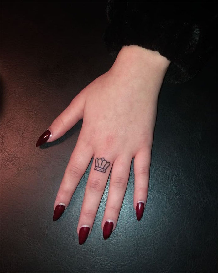 Trendy Finger Tattoo Designs Inspirations 2021, #FingerTattoos, #TattooDesigns