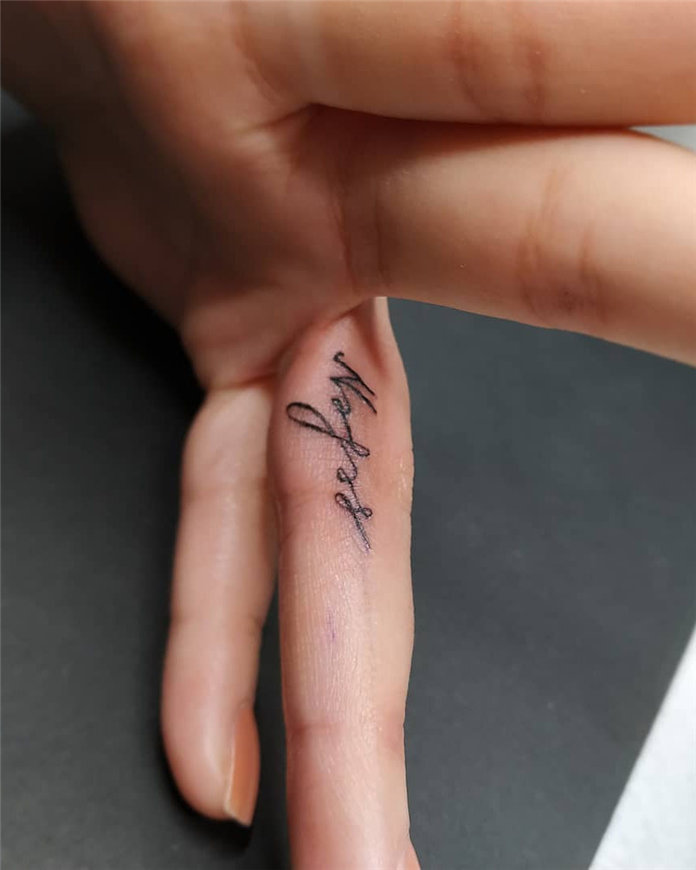 Trendy Finger Tattoo Designs Inspirations 2021, #FingerTattoos, #TattooDesigns