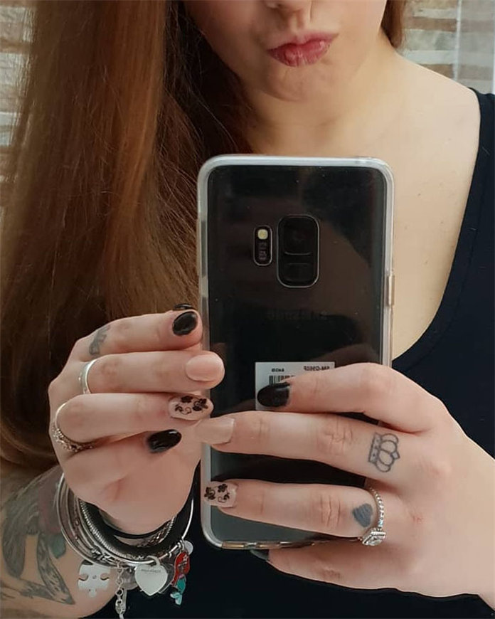 Trendy Finger Tattoo Designs Inspirations 2021, #FingerTattoos, #TattooDesigns