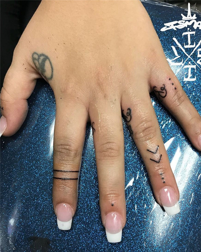 Trendy Finger Tattoo Designs Inspirations 2021, #FingerTattoos, #TattooDesigns