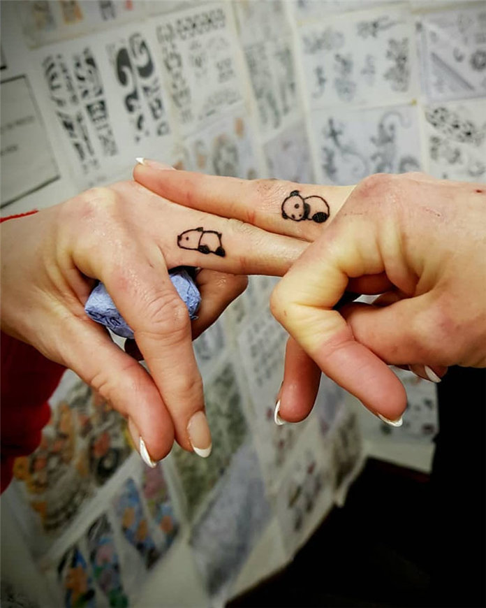 Trendy Finger Tattoo Designs Inspirations 2021, #FingerTattoos, #TattooDesigns