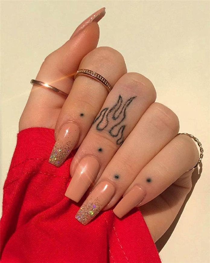 Trendy Finger Tattoo Designs Inspirations 2021, #FingerTattoos, #TattooDesigns