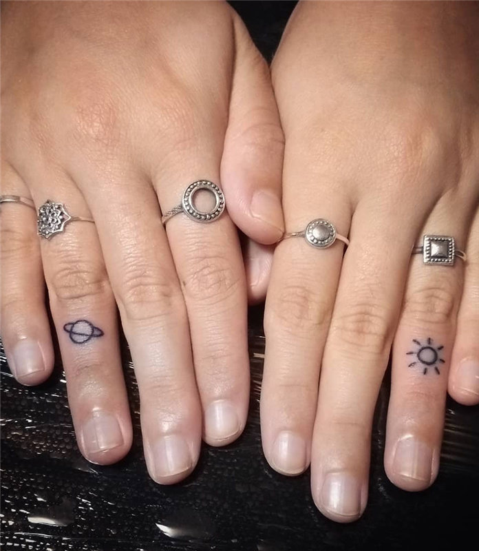 Trendy Finger Tattoo Designs Inspirations 2021, #FingerTattoos, #TattooDesigns