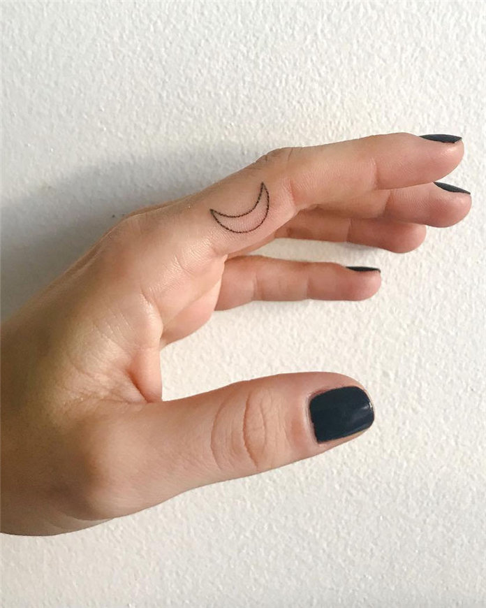Trendy Finger Tattoo Designs Inspirations 2021, #FingerTattoos, #TattooDesigns