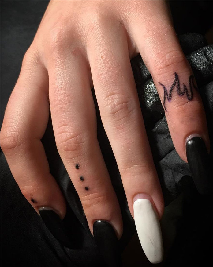 Trendy Finger Tattoo Designs Inspirations 2021, #FingerTattoos, #TattooDesigns