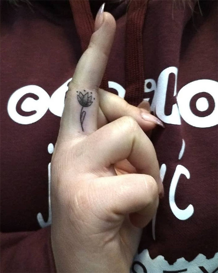 Trendy Finger Tattoo Designs Inspirations 2021, #FingerTattoos, #TattooDesigns